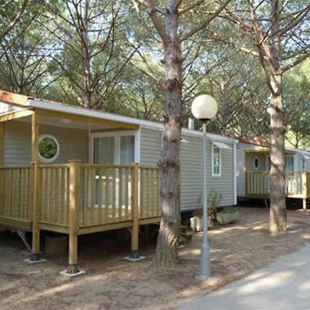 Camping Neptuno Hotel Pals Esterno foto