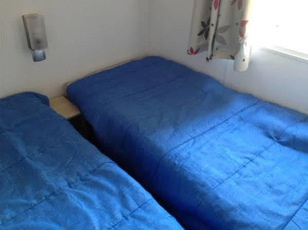Camping Neptuno Hotel Pals Esterno foto