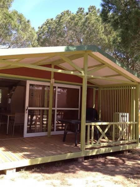 Camping Neptuno Hotel Pals Esterno foto
